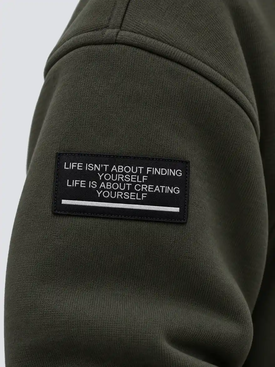 Woven sleeve label detail