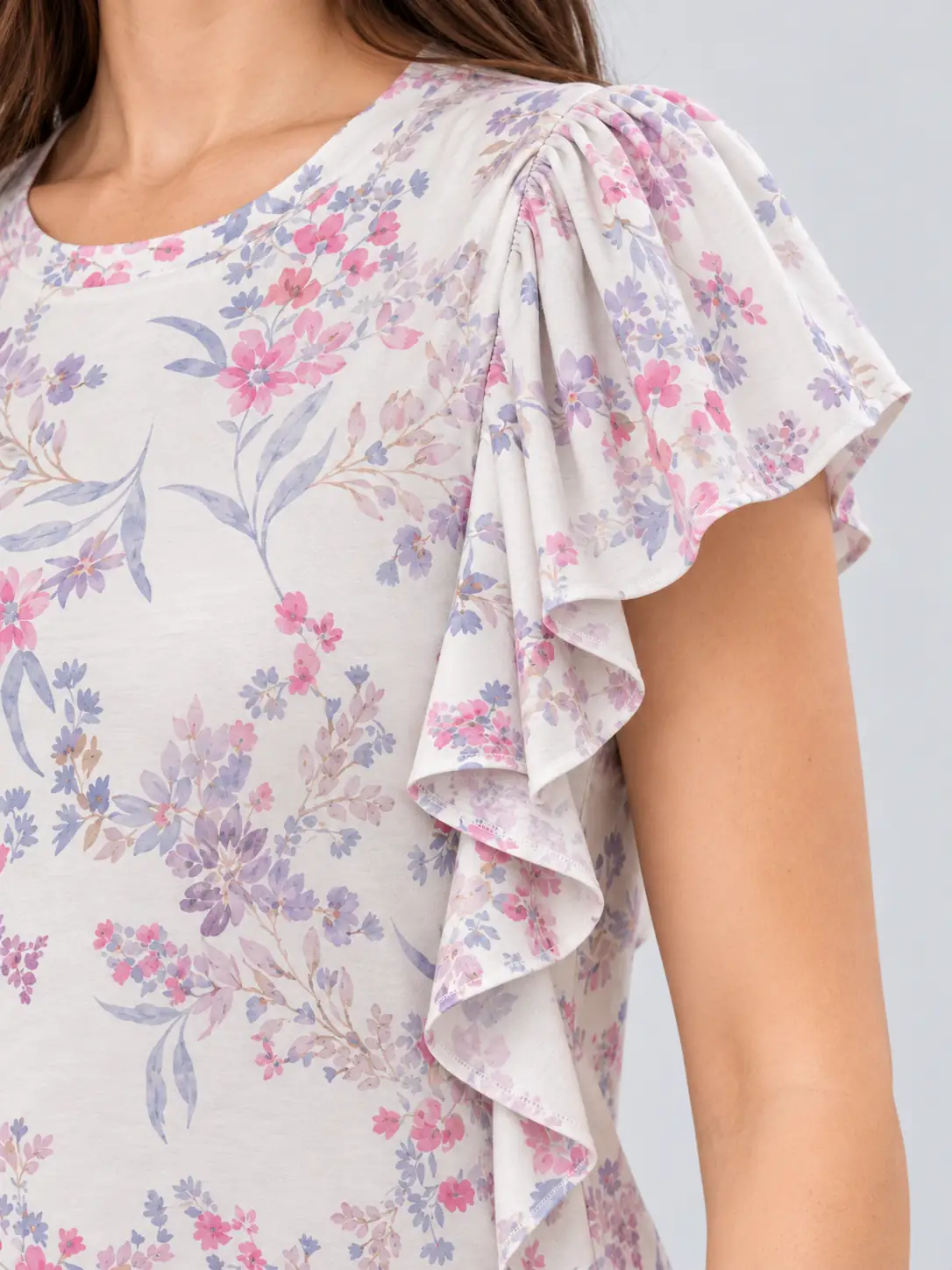 Floral print and flutter sleeve detail